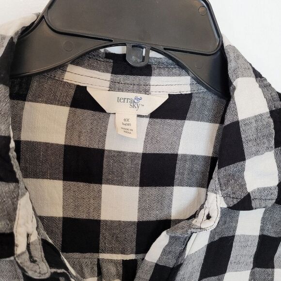 Black White Plaid Flannel Shirt Women's Button Front Terra & Sky Cabin Size 14W - Picture 9 of 10